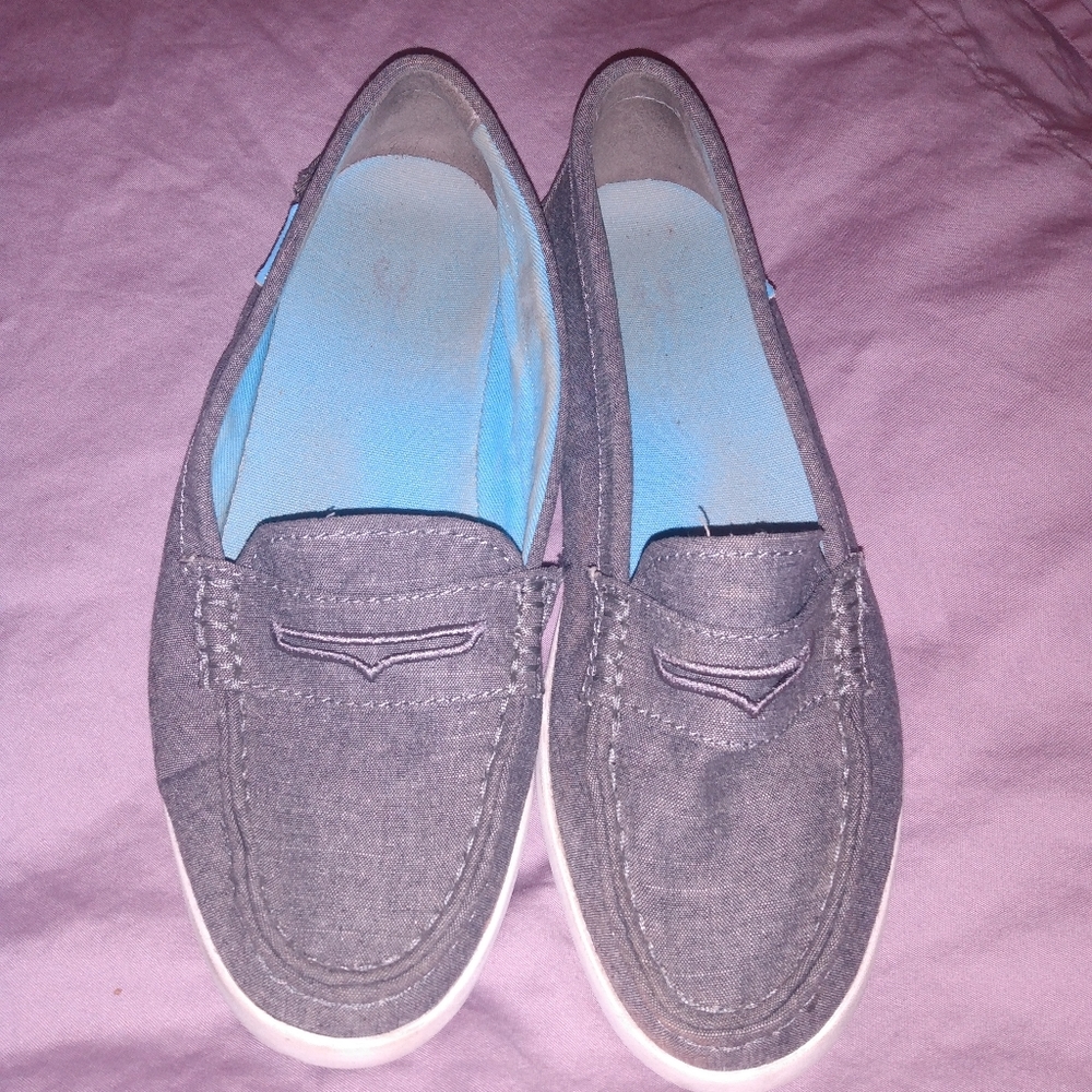 Women's canvas loafers